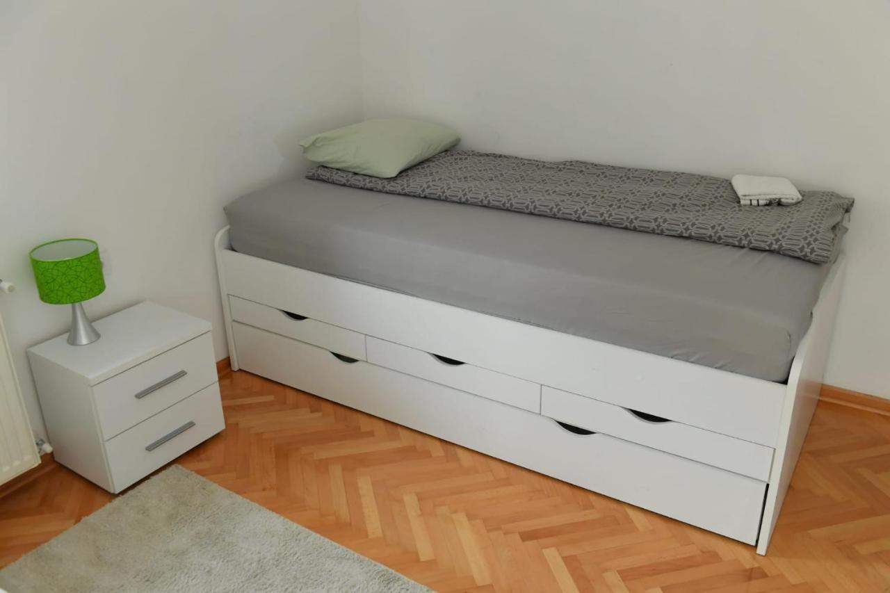 Dobi Apartmani Wing Jagodina Exteriör bild