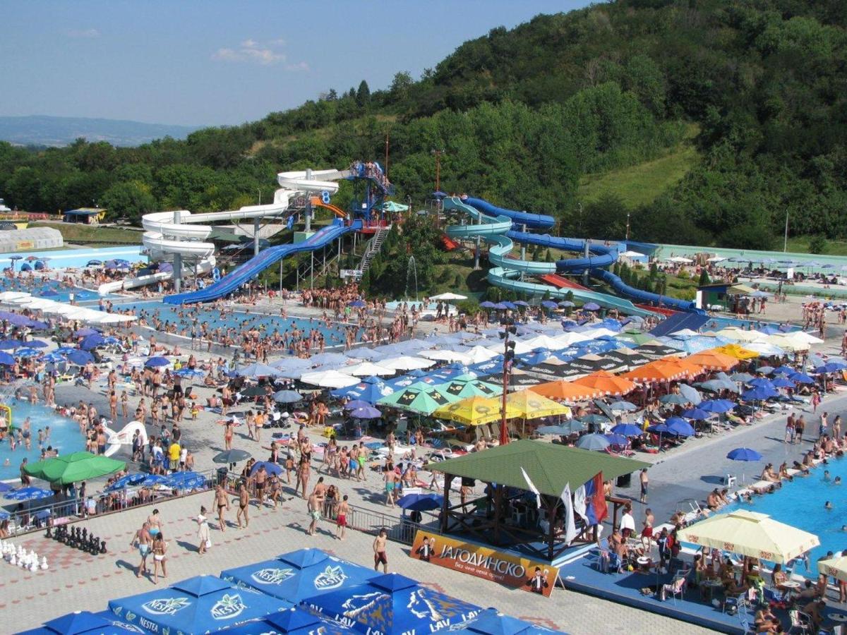 Dobi Apartmani Wing Jagodina Exteriör bild