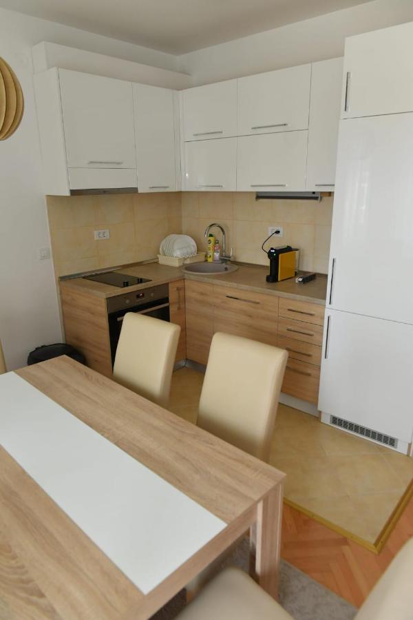 Dobi Apartmani Wing Jagodina Exteriör bild