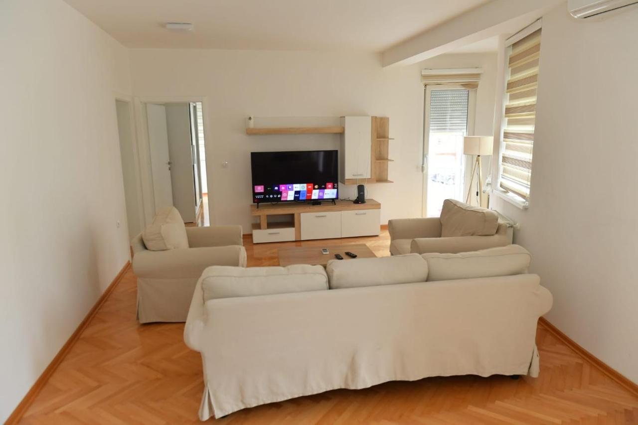 Dobi Apartmani Wing Jagodina Exteriör bild