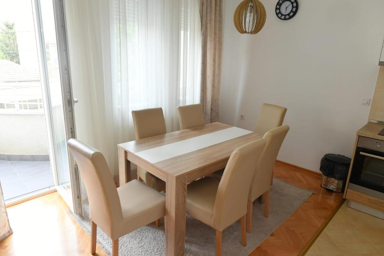 Dobi Apartmani Wing Jagodina Exteriör bild