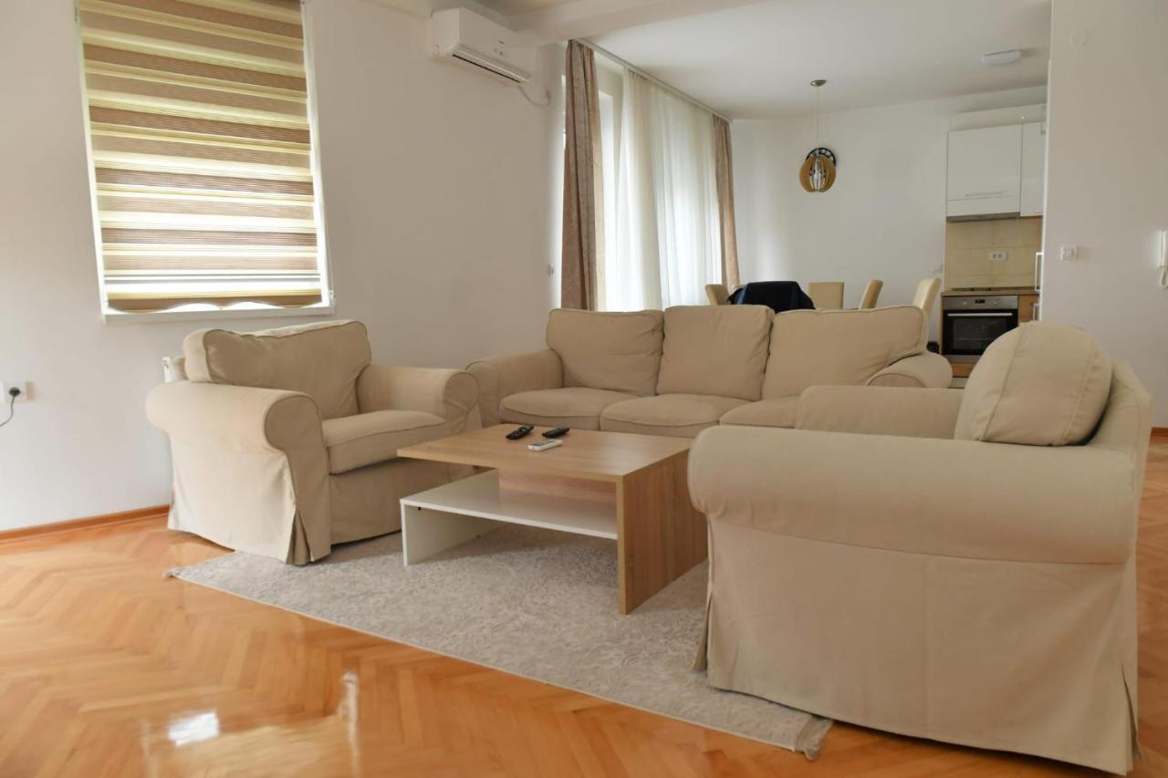Dobi Apartmani Wing Jagodina Exteriör bild